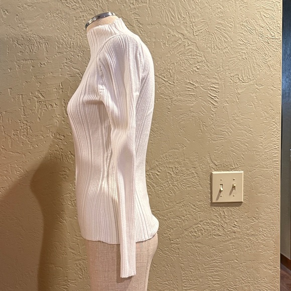White House Black Market Ivory Ribbed Mock Neck Sweater XS - Picture 2 of 4